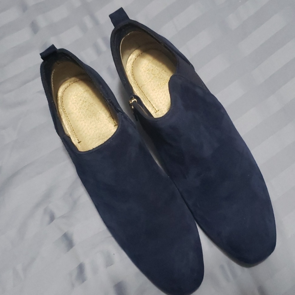 Shoes - Picture 3 of 3